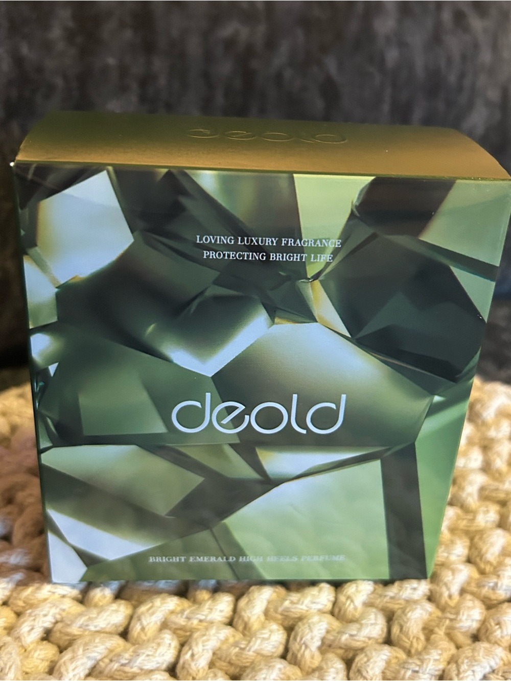 Deold Bright Emerald Fragrance for Women - Green
